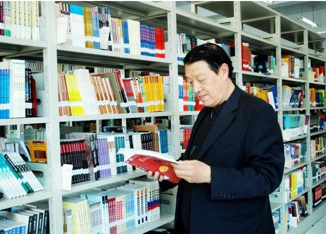 第二屆中國當代實力派優秀作家 房國東 